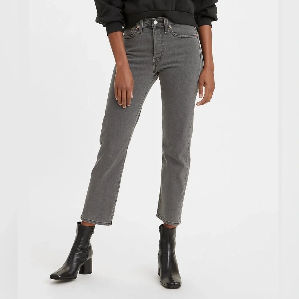 Levi’s NWOT Women’s High-Rise Wedgie Straight Fit Jeans